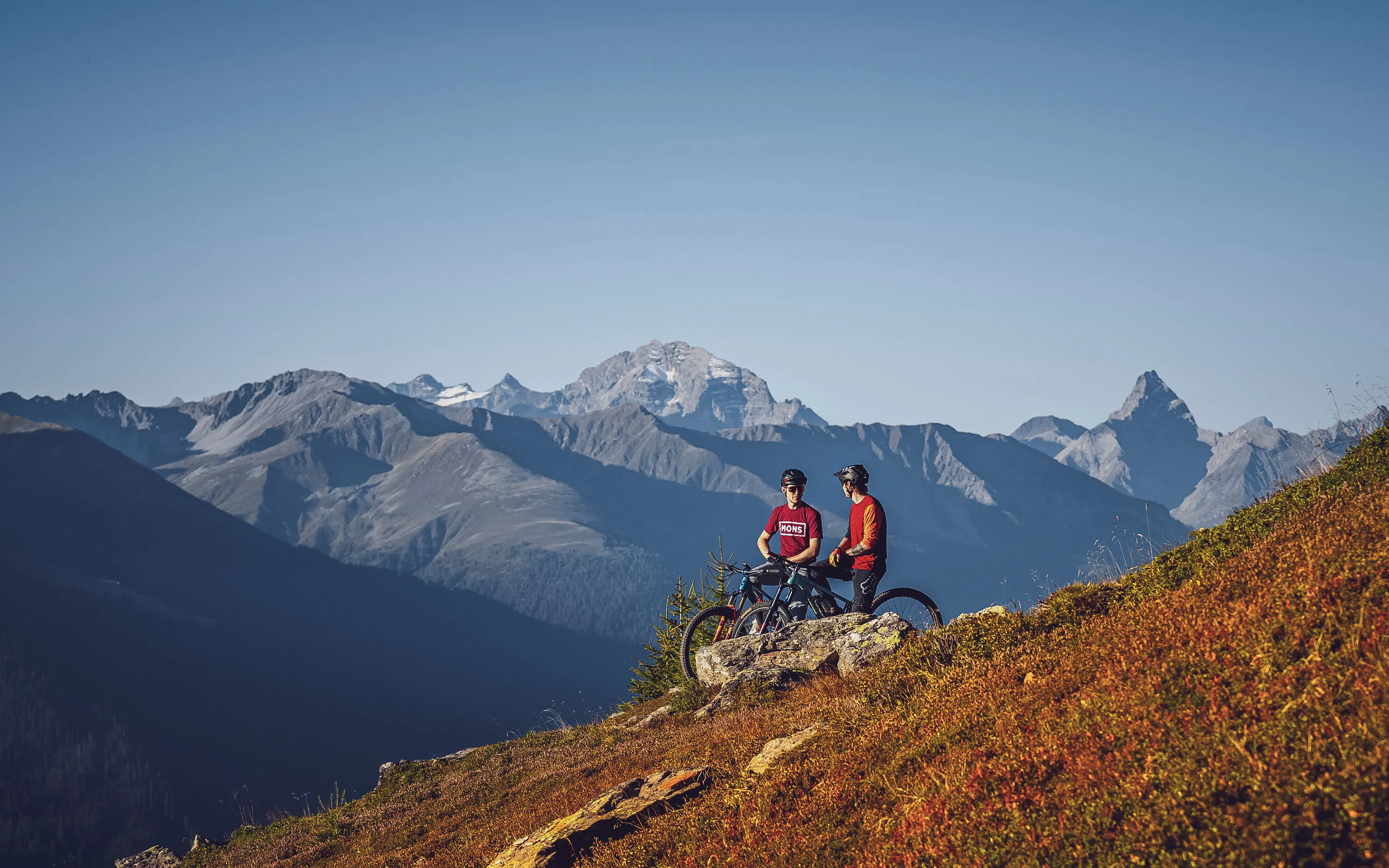 Mountainbiken in den Davoser Bergen im Sommer